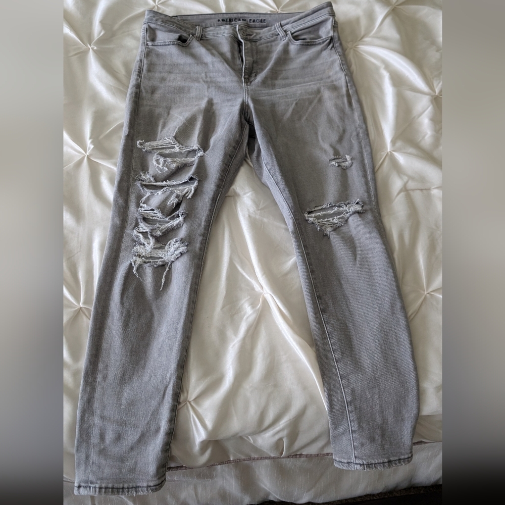 American Eagle Outfitters Women's Distressed Hi-Rise Jegging